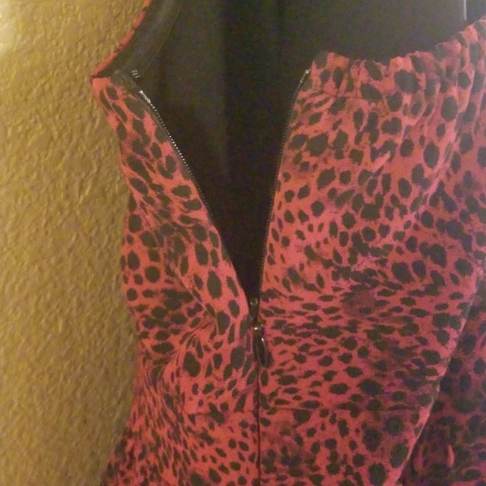 Convertible black and red top - Picture 4 of 6